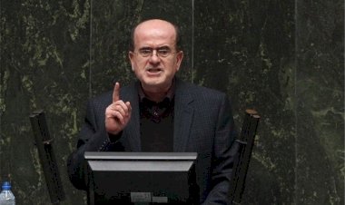 نماینده مجلس: مجری باید به افرادی که خارج‌ازموضوع صحبت می‌کردند، تذکر می‌داد