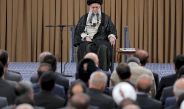 رهبر انقلاب: حضور نمایندگان در مجامع عمومی و فضای مجازی، آرامش‌بخش باشد