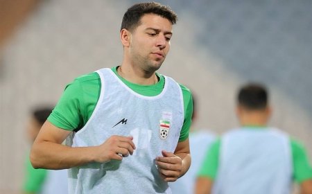 سعید مهری در ساختمان باشگاه پرسپولیس حضور یافت / اسدبیگی از لیست خارج می‌شود