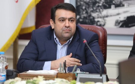 نجارزاده تاکید کرد: ضرورت تحول همه جانبه و ارتقای بیشتر خدمت رسانی در شعب بانک ملی ایران