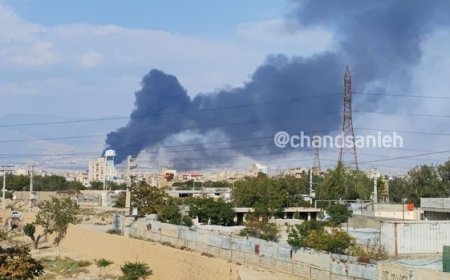 حریق گسترده در بازار آهن شادآباد؛ علت دود مشاهده شده در غرب تهران