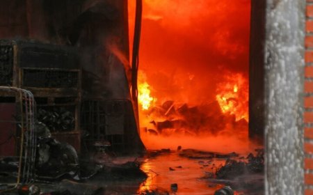 آتش‌سوزی در پمپ بنزین پامرو بندرعباس؛ ۸۰ درصد پمپ در آتش سوخت