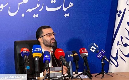 سخنگوی هیأت رئیسه مجلس: افزایش حقوق کارمندان باید متناسب با توان دولت باشد/ کاهش تورم در اولویت است