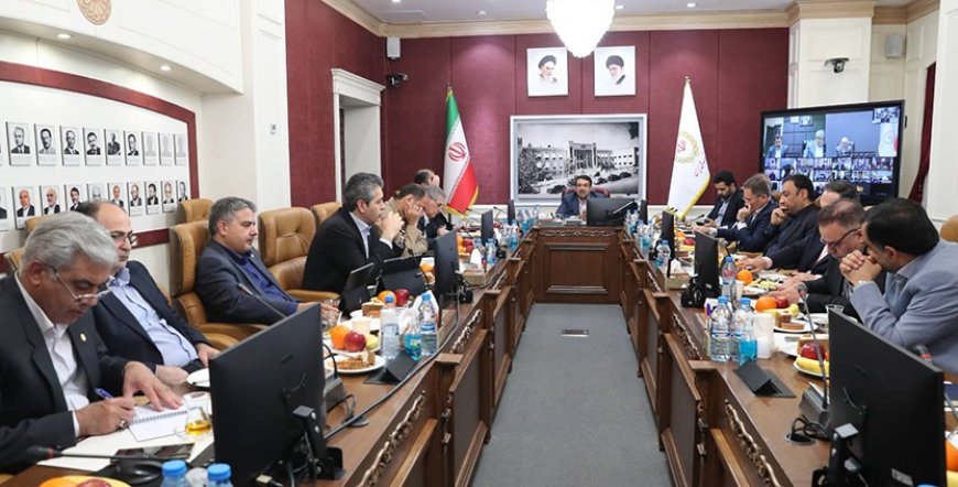 اهداف عملیاتی و بسته سیاست اعتباری بانک ملی ایران در سال ۱۴۰۴ ابلاغ شد / تاکید نجارزاده بر تحقق شعار سال و ادامه خروج از بنگاهداری
