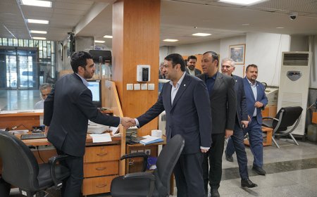 مدیرعامل بانک ملی ایران از استمرار خدمات بانکی و درگاه های غیرحضوری این بانک در سراسر کشور خبر داد