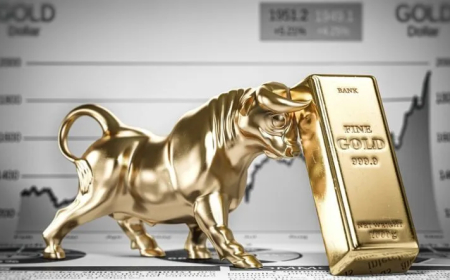 طلا رکورد می‌زند، دلار آرام می‌گیرد؛ تحلیل بازار در اول مهرماه