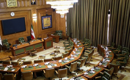 چرا شورای شهر تهران نتوانسته است بر شهرداری نظارت مؤثری داشته باشد؟