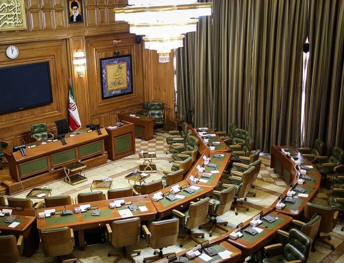 چرا شورای شهر تهران نتوانسته است بر شهرداری نظارت مؤثری داشته باشد؟