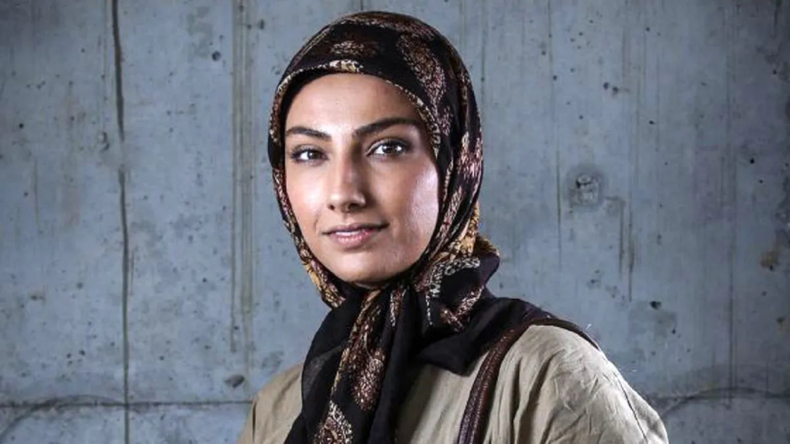 تیپ خاص محیا دهقانی در اختتامیه جشنواره ۲۵