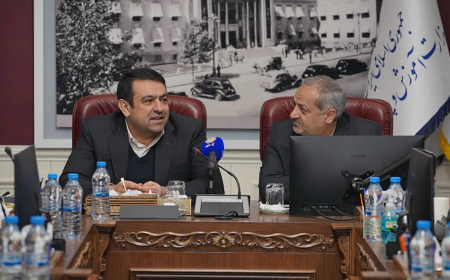 در دیدار مدیرعامل بانک ملی با وزیر آموزش و پرورش تأکید شد: خدمت‌رسانی به فرهنگیان فراتر از محاسبات مالی است/ بانک ملی حامی و همراه نظام آموزشی کشور