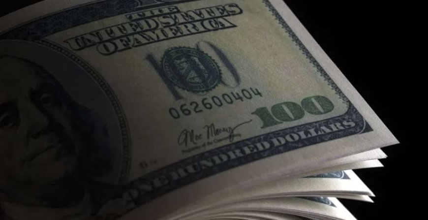 دلار افت کرد، طلا بالاتر ماند؛ بازار سکه همچنان سردرگم است