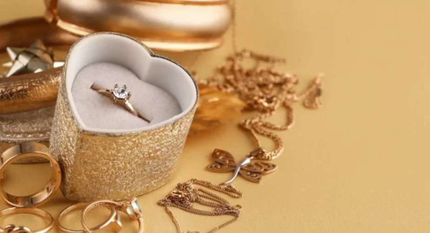 پیش بینی قیمت طلا و سکه یکشنبه ۱۹ بهمن ۱۴۰۴؛ دلار عقب‌نشینی کرد، بازار طلا هم همراه شد