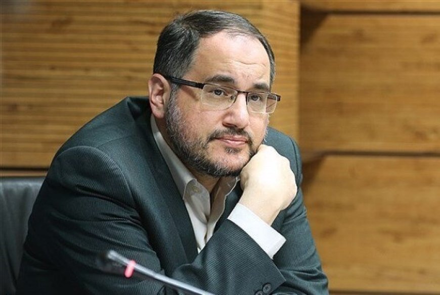 نگاهداری: انقلابی‌گری به معنی بیان حرف‌های شاذ و بی‌قاعده نیست