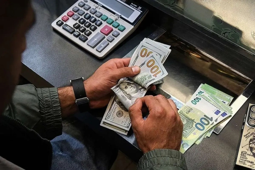 قیمت دلار امروز سه‌شنبه ۵ خرداد ۱۴۰۵/ جهش ۶ درصدی دلار در یک ماه