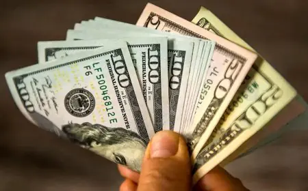 تحریم‌ها قیمت دلار را به ۲۰۵ هزار تومان نزدیک کرد